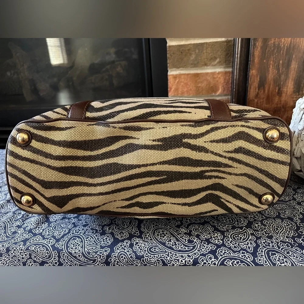 MICHAEL KORS Large Zebra Print Tote Bag w/ Detachable Wristlet | Snap Closure